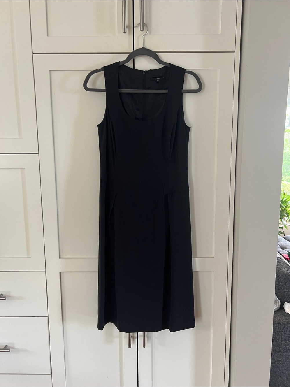 Boss Hugo Boss Black Sleeveless Midi Dress size 6